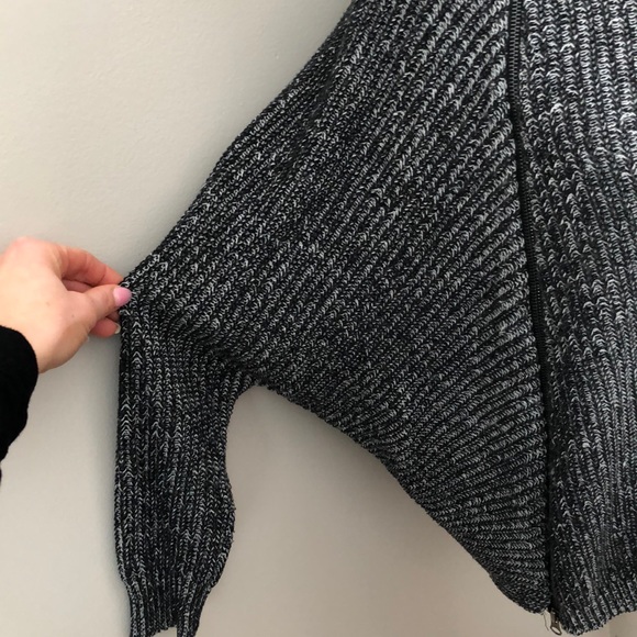 Gorgeous Black Zipper Detailed Sweater - Picture 5 of 13